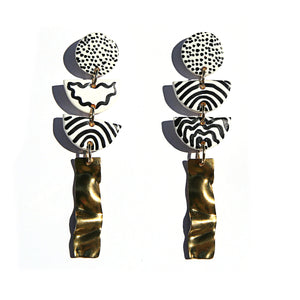 Black and White Zigzag Statements