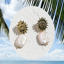Star-lens Pearl Drops