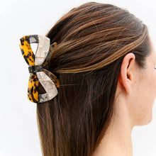 Tortoise Bow Claw