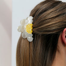 Daisy Hair Claw