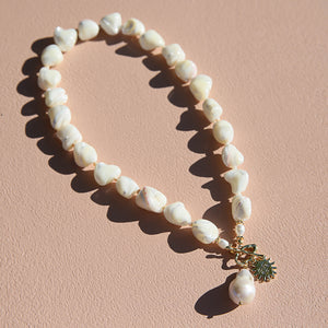 Rolled Shell Solis Necklace