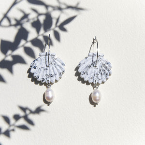 Pearl Shells White with Silver